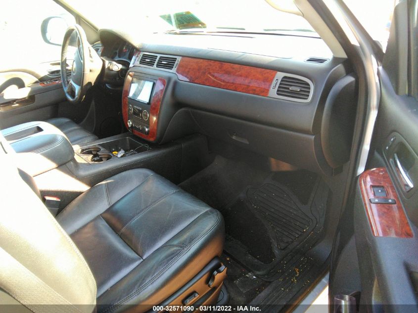 2013 CHEVROLET TAHOE LT 1GNSKBE08DR327682