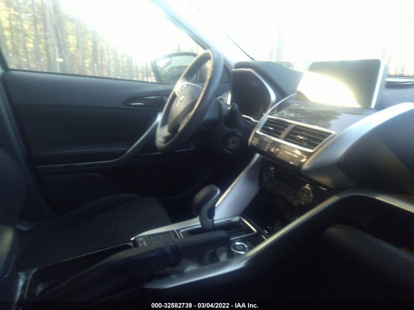 2018 MITSUBISHI ECLIPSE CROSS LE JA4AT4AA2JZ049136