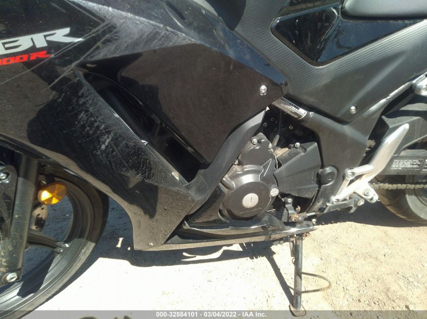 2016 HONDA CBR300 R MLHNC5104G5200107