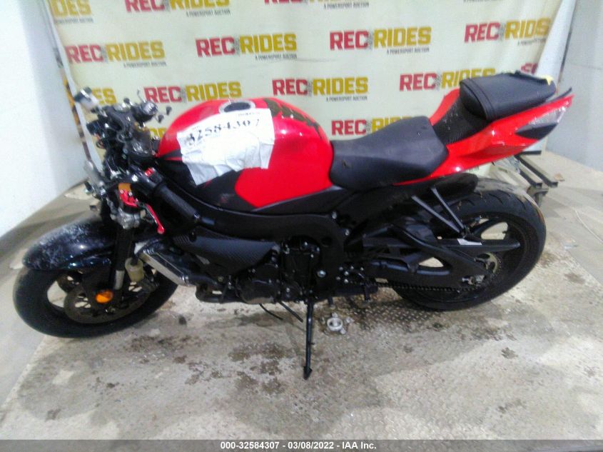 2016 SUZUKI GSX-R600 JS1GN7FA4G2100832