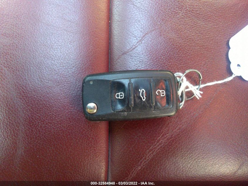 2013 VOLKSWAGEN EOS LUX WVWFW8AH1DV005390
