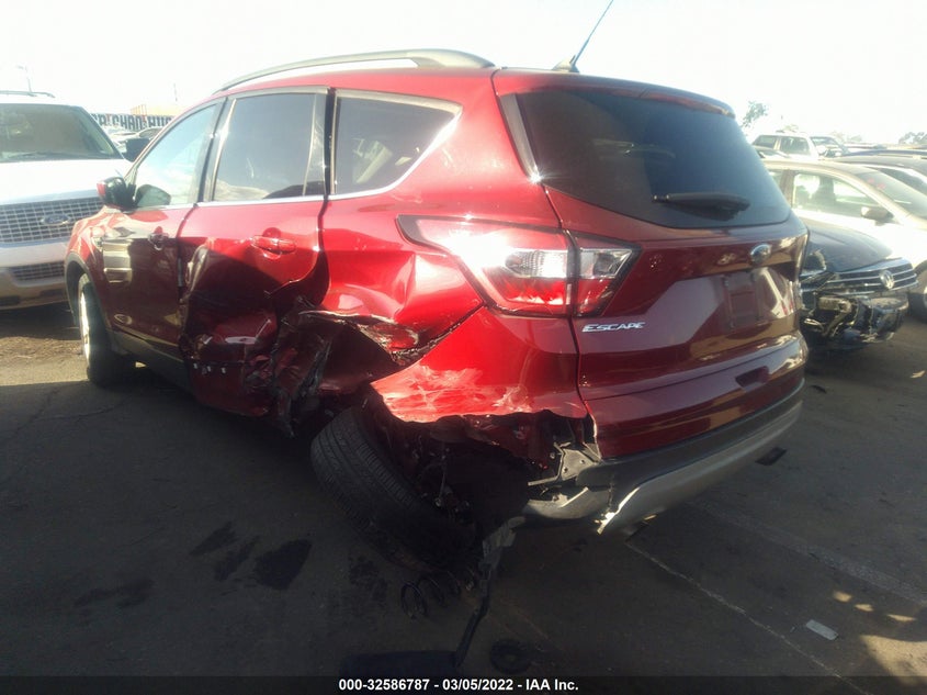 VIN 1FMCU0GD1JUD60118 2018 FORD ESCAPE SE