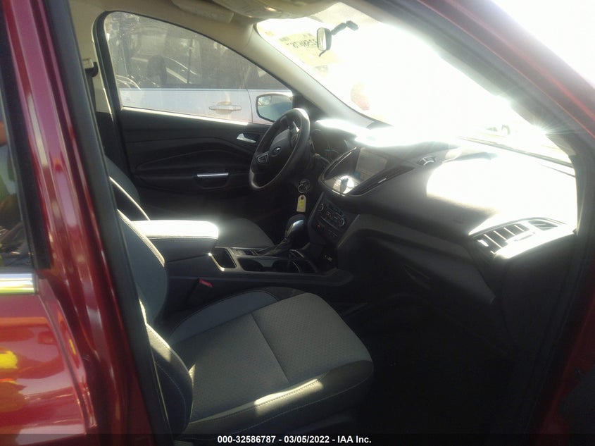 VIN 1FMCU0GD1JUD60118 2018 FORD ESCAPE SE