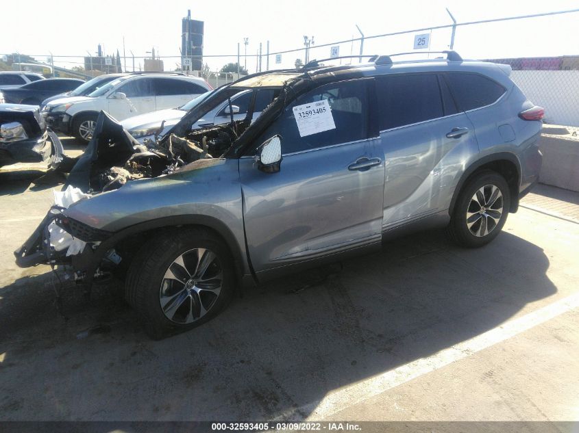 2021 TOYOTA HIGHLANDER XLE 5TDHZRAH2MS056784