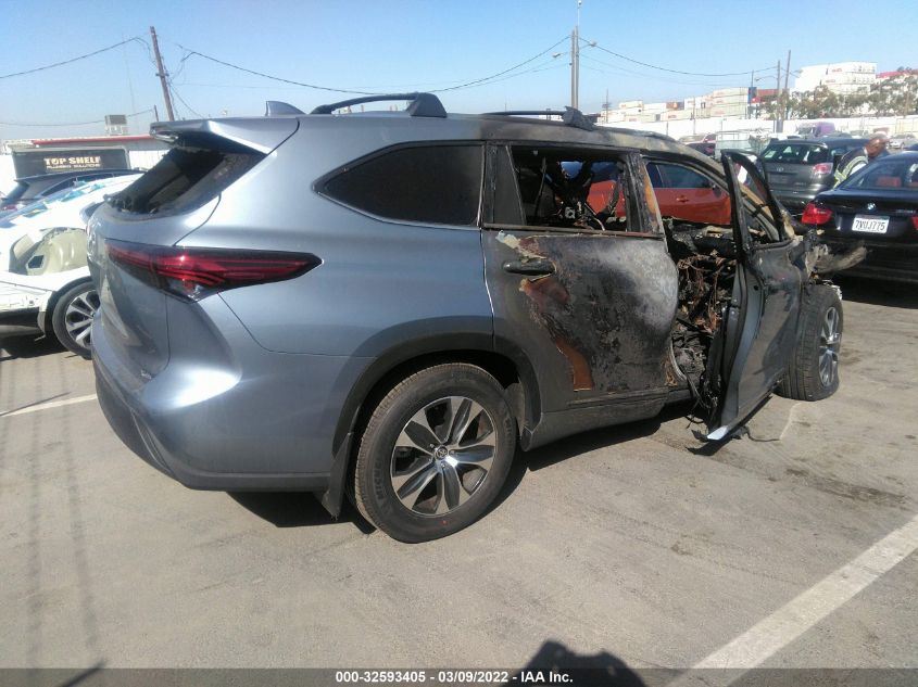 2021 TOYOTA HIGHLANDER XLE 5TDHZRAH2MS056784