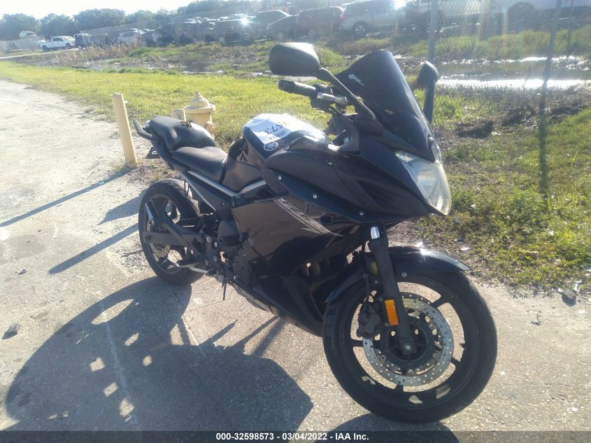 2014 YAMAHA FZ6 R JYARJ18E5EA013558