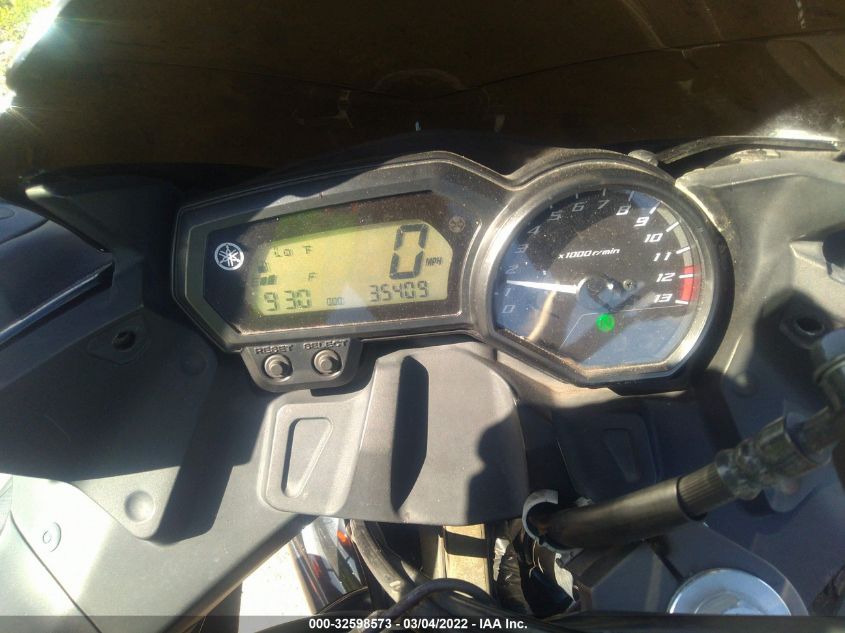 2014 YAMAHA FZ6 R JYARJ18E5EA013558