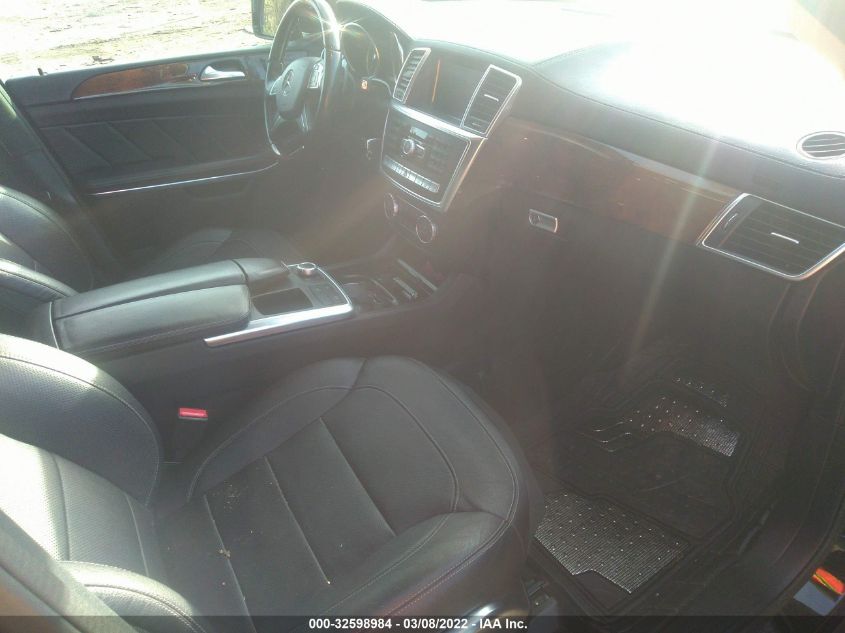 2015 MERCEDES-BENZ GL-CLASS GL 550 4JGDF7DE9FA593774