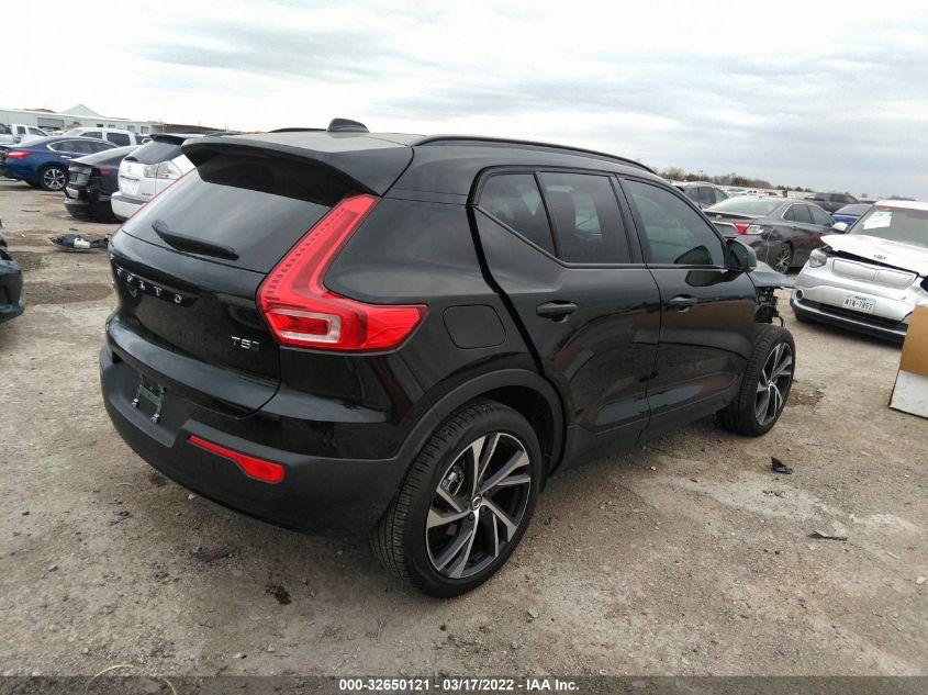 2022 VOLVO XC40 R-DESIGN YV4162UM2N2695912