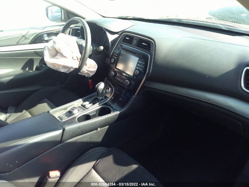 2017 NISSAN MAXIMA S 1N4AA6AP2HC438857