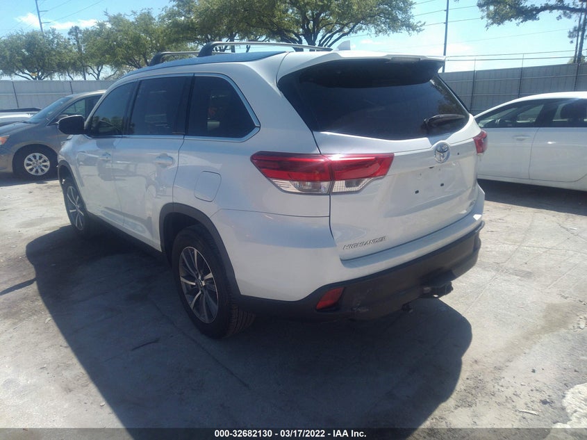 2019 TOYOTA HIGHLANDER XLE VIN: 5TDKZRFH3KS571935