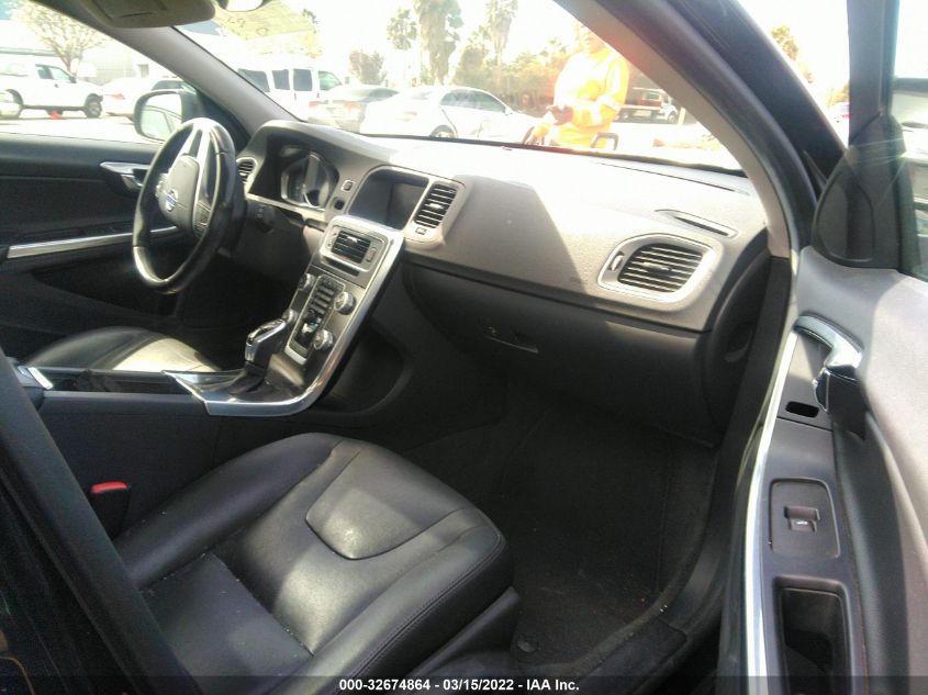 2015 VOLVO V60 T5 DRIVE-E PREMIER YV140MEK5F1225479