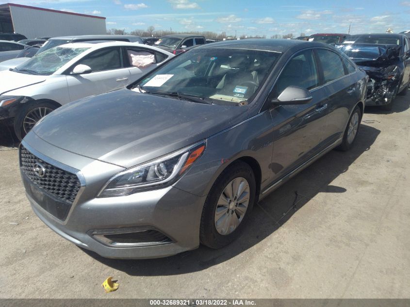2017 HYUNDAI SONATA HYBRID SE KMHE24L11HA057059