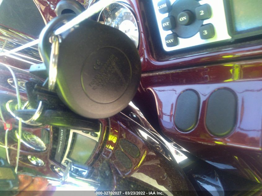 2010 HARLEY-DAVIDSON FLHXSE 1HD1PZ810AB953538