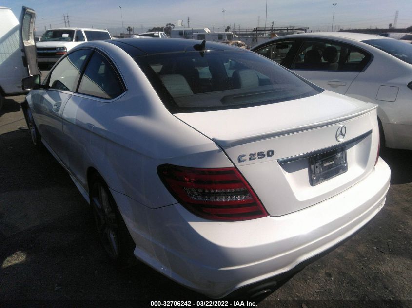 2013 MERCEDES-BENZ C-CLASS C 250 WDDGJ4HB9DF962170