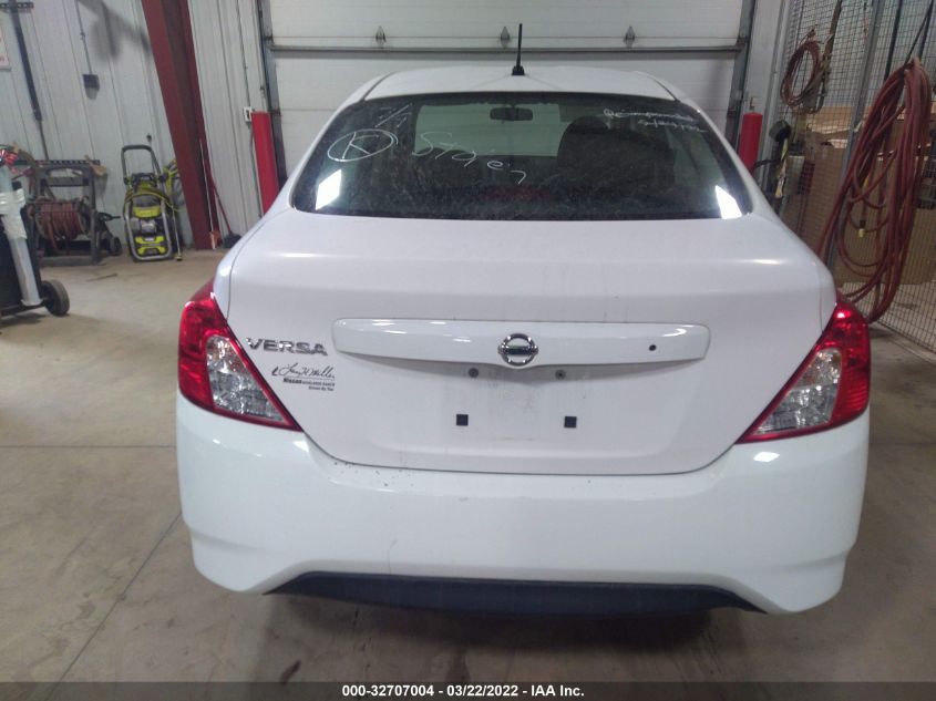 2017 NISSAN VERSA SEDAN S 3N1CN7AP7HL820855