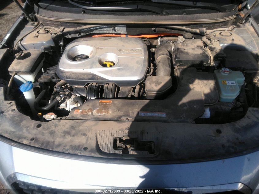 2016 HYUNDAI SONATA HYBRID SE KMHE24L12GA017085