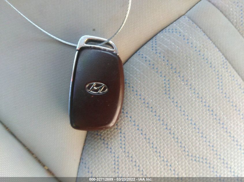 2016 HYUNDAI SONATA HYBRID SE KMHE24L12GA017085