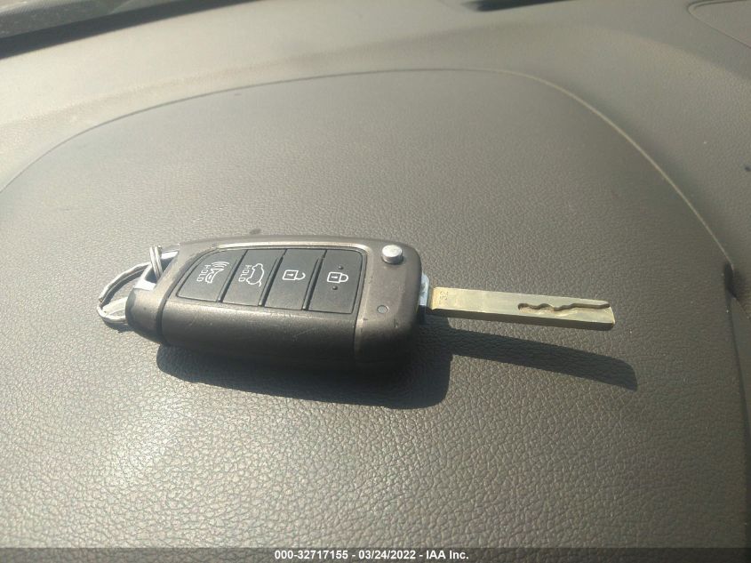 2019 HYUNDAI KONA SE KM8K12AA1KU240626