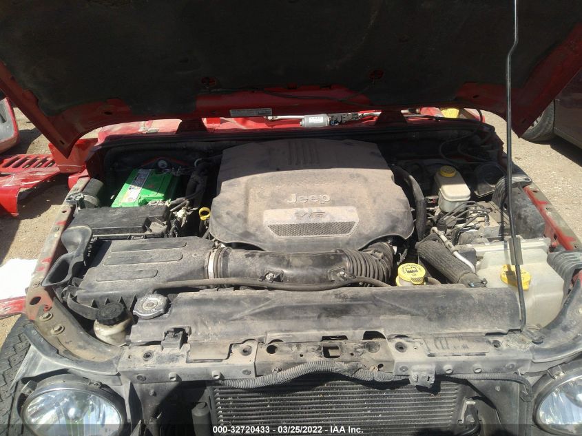 2014 JEEP WRANGLER UNLIMITED SAHARA 1C4BJWEG5EL259068