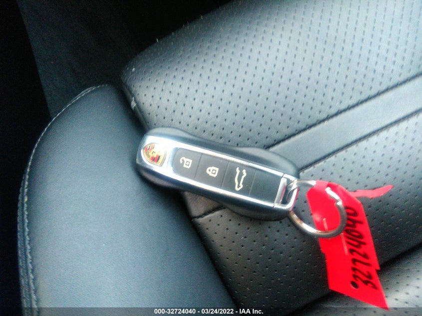 Auction sale of the 2020 PORSCHE CAYENNE , vin: WP1AA2AY6LDA01733, lot number: 32724040