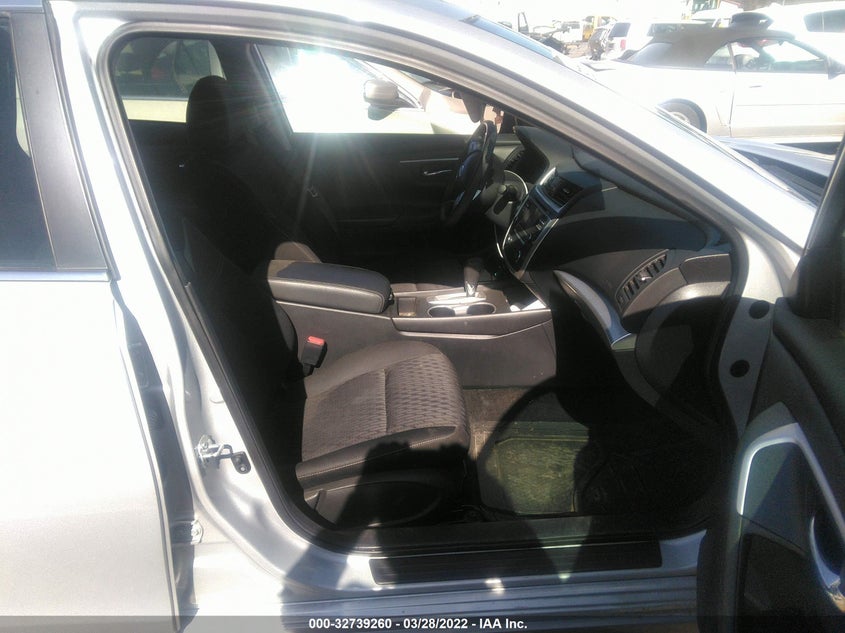 2017 NISSAN ALTIMA VIN: 1N4AL3AP4HN323920