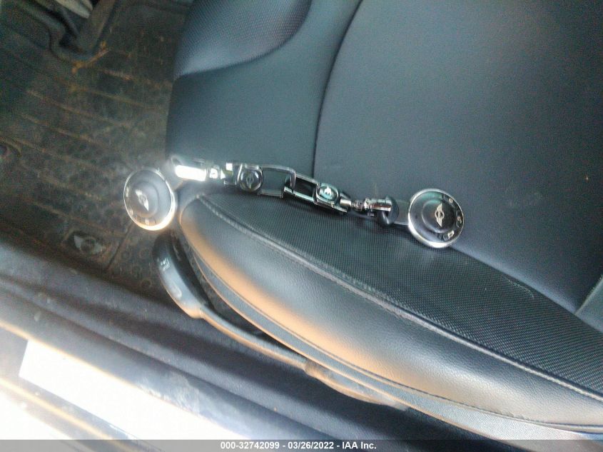 2013 MINI COOPER HARDTOP S WMWSV3C53DT388524
