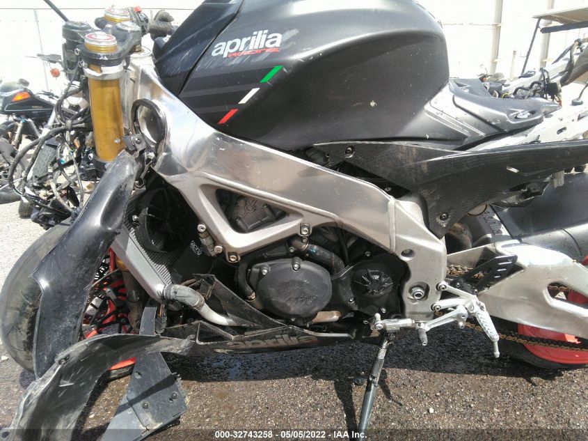 2018 APRILIA RSV4 ZD4KEU002JS001680