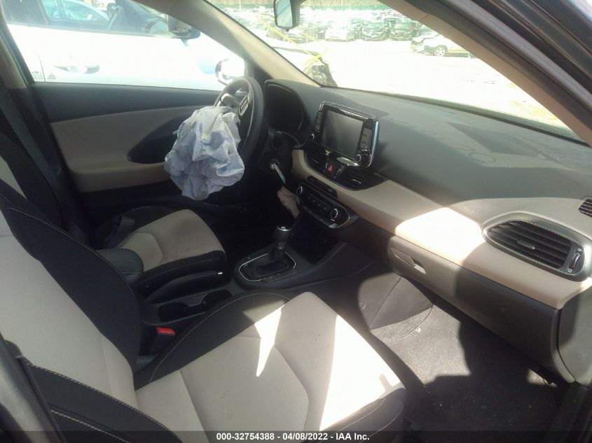 2018 HYUNDAI ELANTRA GT KMHH35LE8JU028472