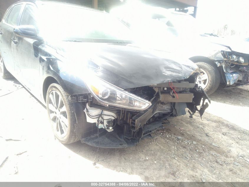 2018 HYUNDAI ELANTRA GT KMHH35LE8JU028472