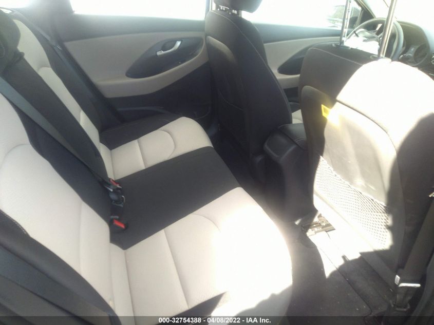 2018 HYUNDAI ELANTRA GT KMHH35LE8JU028472