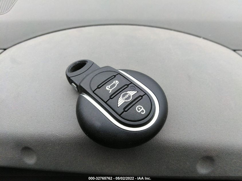 2018 MINI COUNTRYMAN COOPER WMZYS7C3XJ3E09296