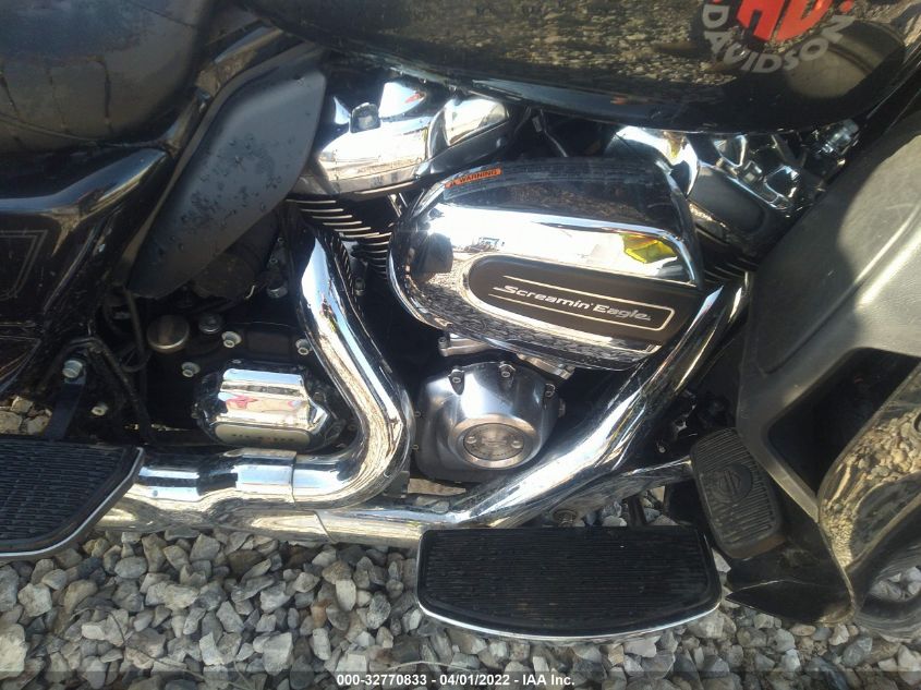 2018 HARLEY-DAVIDSON FLHTCUTG TRI GLIDE ULTRA 1HD1MAD15JB858151