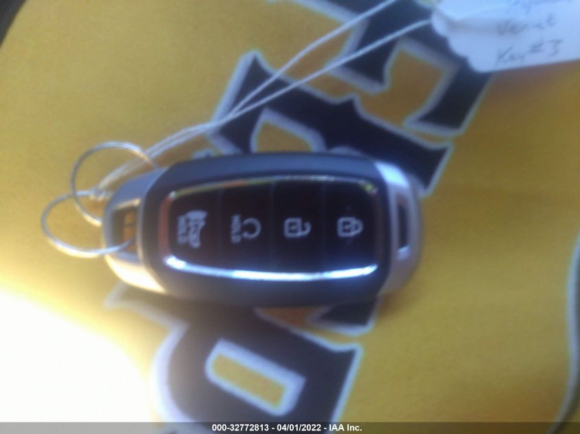 2021 HYUNDAI VENUE SEL KMHRC8A38MU107765