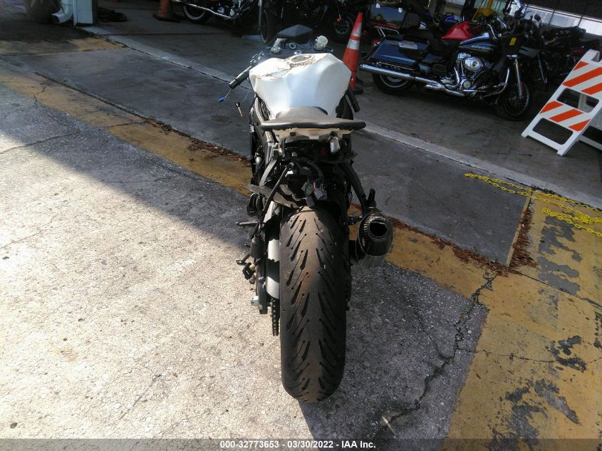 2014 KAWASAKI ZX636 E JKBZXJE10EA011582