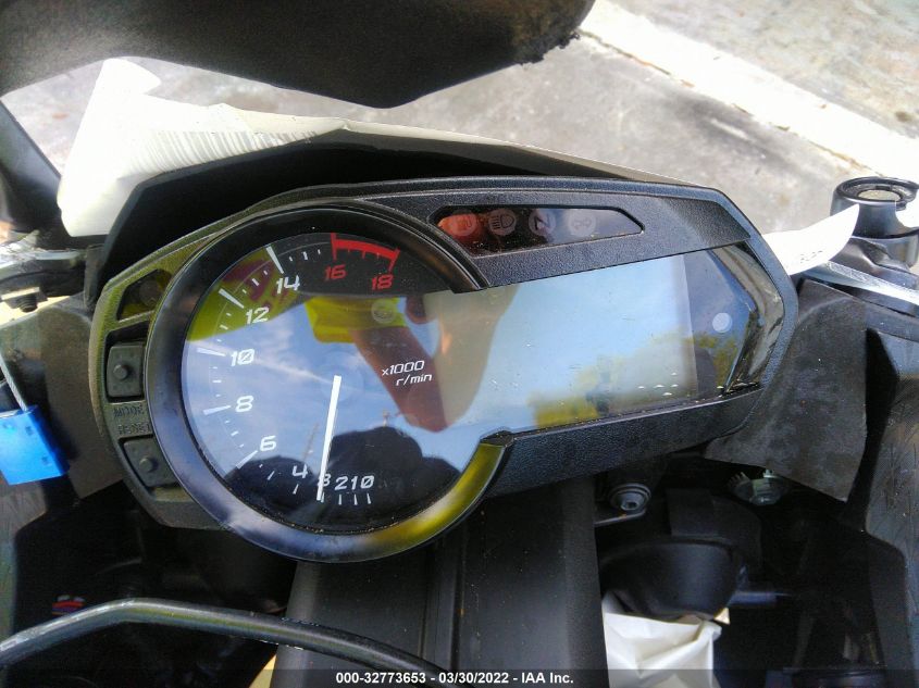 2014 KAWASAKI ZX636 E JKBZXJE10EA011582
