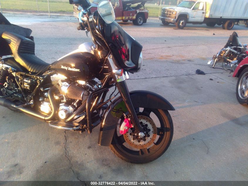 2011 HARLEY-DAVIDSON FLHX 1HD1KBM13BB677711