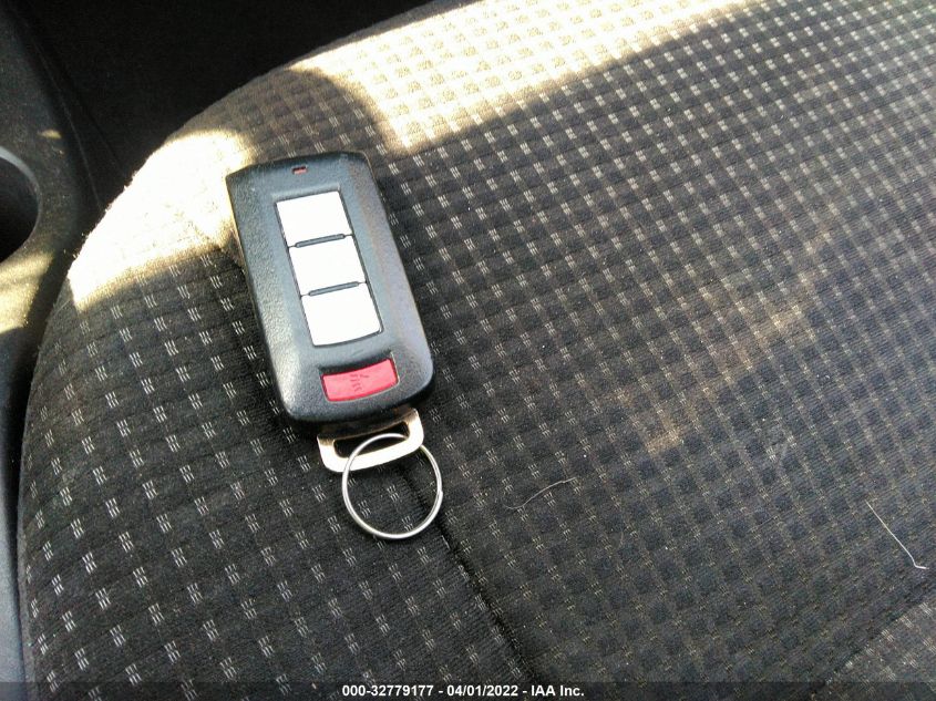 2015 MITSUBISHI MIRAGE ES/RF ML32A4HJ7FH005073