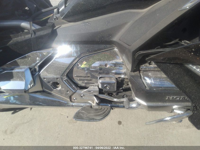 2019 HONDA GL1800 D JH2SC7956KK100674