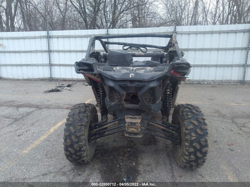2017 CAN-AM MAVERICK X3 X DS TURBO R 3JBVDAW41HK000509