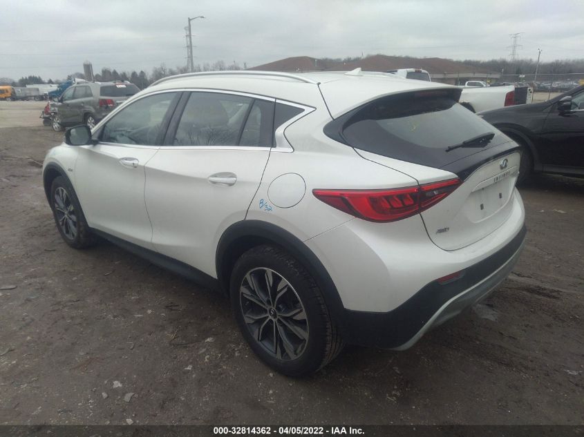 2018 INFINITI QX30 LUXURY SJKCH5CR6JA055395