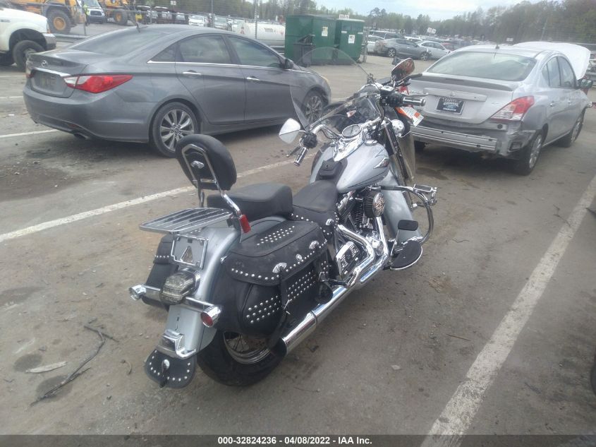 2011 HARLEY-DAVIDSON FLSTC 1HD1BW515BB048196