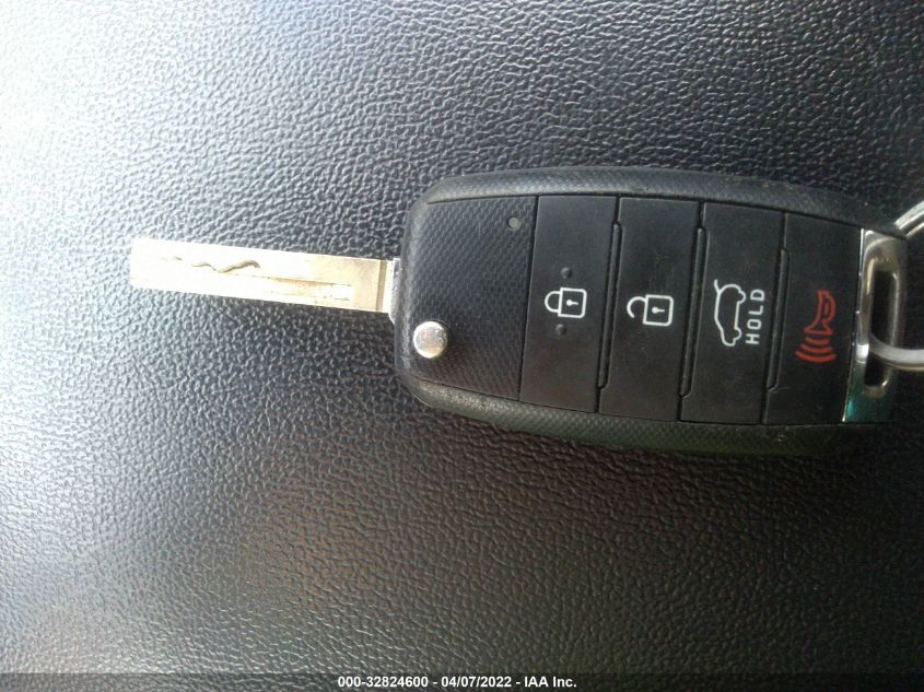 2017 KIA SORENTO LX 5XYPG4A3XHG302590