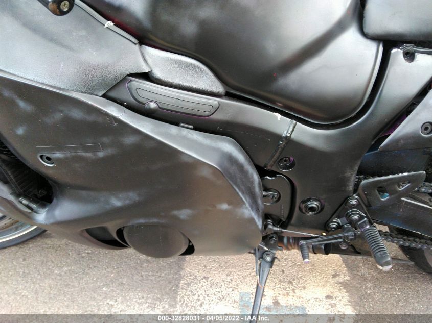 2005 SUZUKI GSX1300 RK5 JS1GW71A952105073
