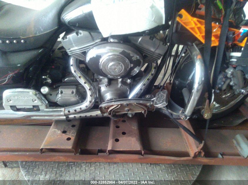 2004 HARLEY-DAVIDSON FLHT 1HD1DDV184Y602815