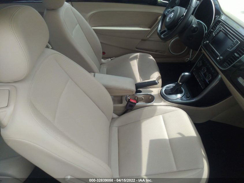 2018 VOLKSWAGEN BEETLE SE 3VWJD7AT1JM713365