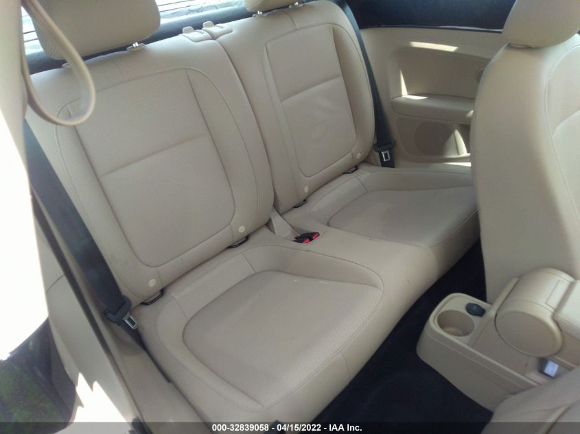 2018 VOLKSWAGEN BEETLE SE 3VWJD7AT1JM713365