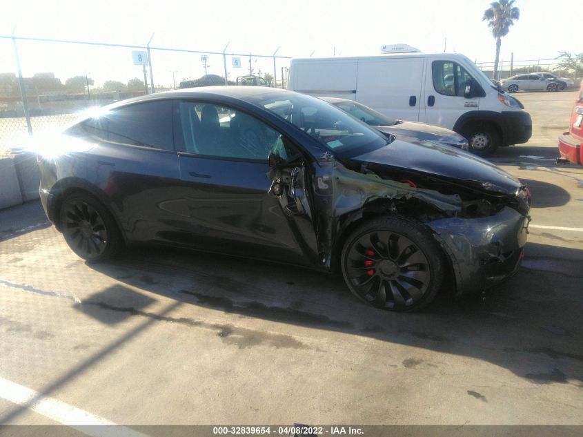 Images of 2022 TESLA MODEL Y 7SAYGDEF2NF348414 | vin: 7SAYGDEF2NF348414 | 32839654