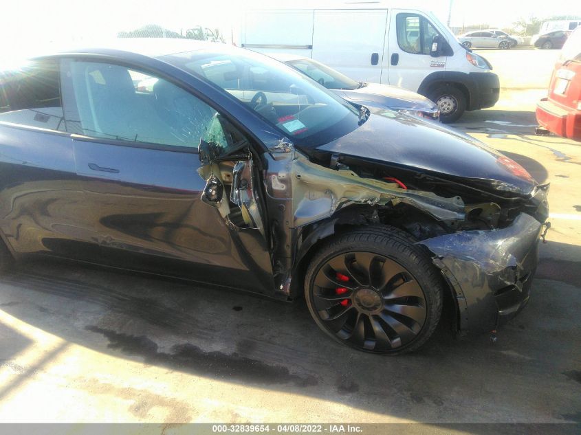 Auction sale of the 2022 TESLA MODEL Y , vin: 7SAYGDEF2NF348414, lot number: 32839654