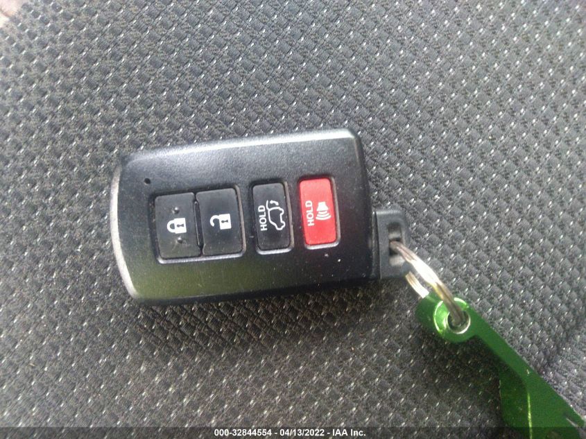 2017 TOYOTA RAV4 HYBRID XLE/LE PLUS JTMRJREV2HD061870